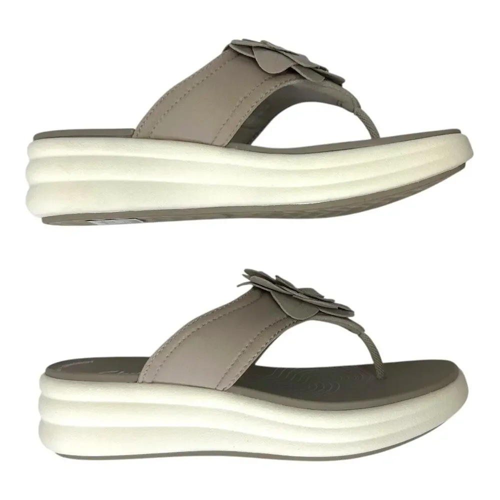 Clarks Cloudsteppers Washable Thong Sandals Drift Flora Sz 6 Stone Taupe Flower - Picture 4 of 12